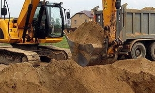 Выкопать яму экскаватором в Елабуге от 943 руб. - 2Землекопа-Лбг
